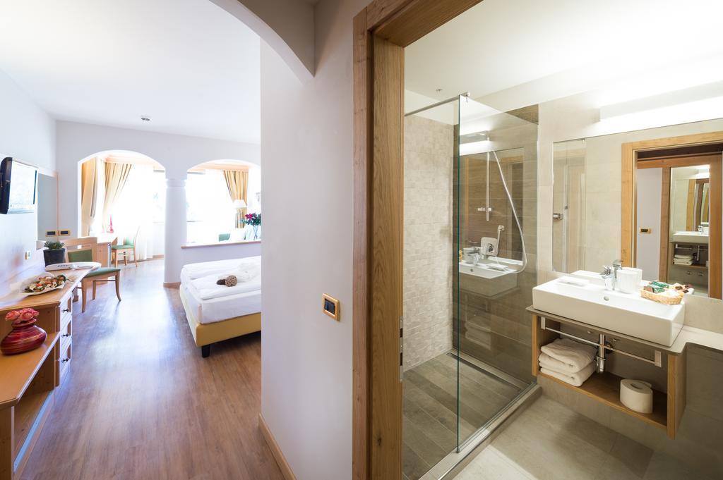 Hotel Ambassador Levico Terme Extérieur photo